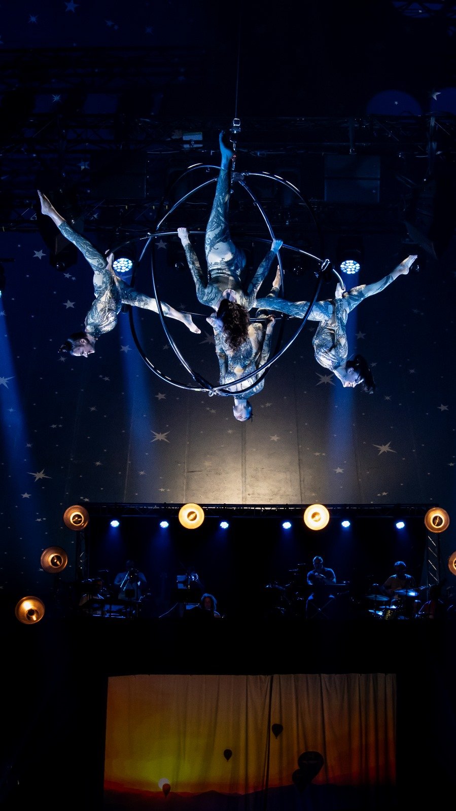 The Roses performance 5